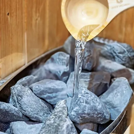Dom wakacyjny In With Sauna